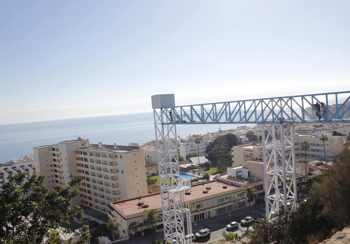 Imagen principal - This is the new panoramic lift tourist attraction that will offer spectacular views of the Costa del Sol coastline